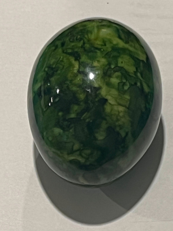 Vintage Light & Dark Green Egg Shaped Art Glass Paperweight 3" . dans Art et objets de collection  à Longueuil/Rive Sud - Image 4