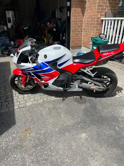 2013 Honda CBR600RR. 11,500kms. Aftermarket exhaust and mirrors. Only rode 1500kms on new tires. Dal...