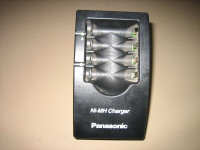 Panasonic Ni-MH Charger - 4 X AA/AAA battery slots