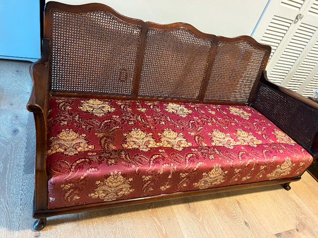 Antique Cane Sofa & 2 Chairs in Couches & Futons in Comox / Courtenay / Cumberland - Image 2