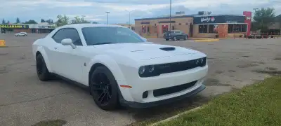 selling my 2023 dodge challenger widebody scatpack 6spd manual transmission, practically brand new w...