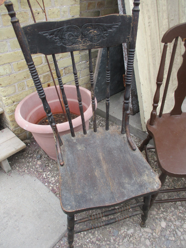 CIRCA 1920s SOLID WOOD GARDEN YARD PATIO PLANTER CHAIRS $20. EA. in Patio & Garden Furniture in Winnipeg - Image 2