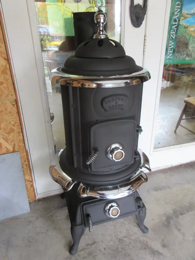 Good Used Wood Stoves / Woodstoves. H. in Fireplace & Firewood in Hamilton - Image 8