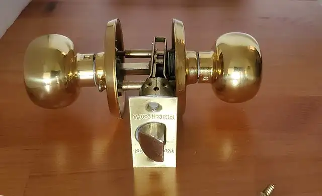 Interior door lock (WEISER), Passage Door Knob