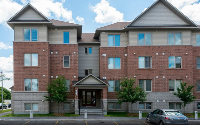 Modern Updated Condo in Barrhaven, Nepean available for Nov. 1 in Long Term Rentals in Ottawa