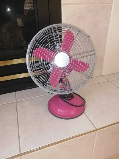 Hot Pink Vintage/Retro 12" Table Fan, View more