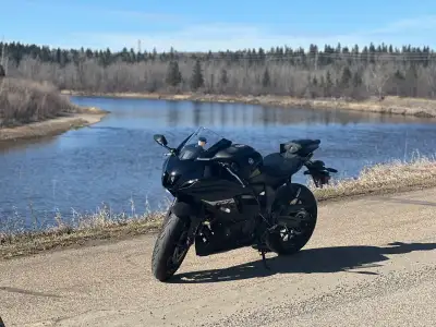 Selling my 2024 R7 with 1621km. Reason for selling is because I’m taking time off riding for awhile....