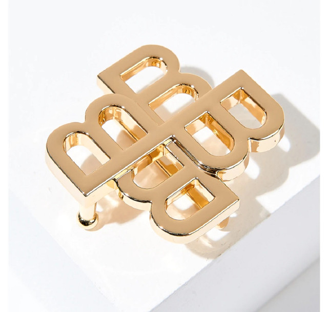 Gift Idea: 14K GOLD Plated Designer BELT BUCKLE LETTER in Women's - Other in City of Toronto - Image 4