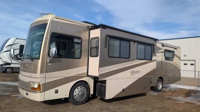 2000 Fleetwood discovery diesel RV | RVs & Motorhomes | Strathcona ...