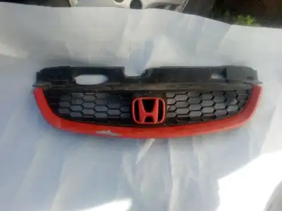 Honda civic coupe grille. Came off a 2005 Honda civic coupe. Owner wanted paint to match. Comes with...