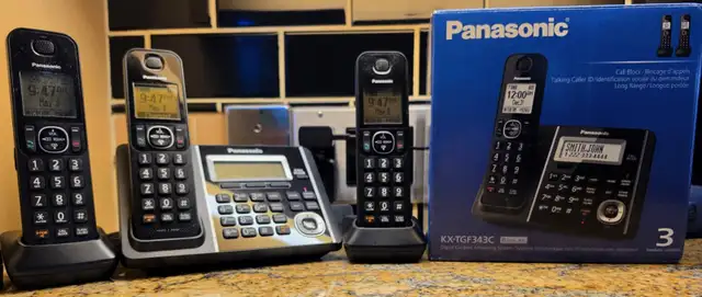 Panasonic Phone Answering System - 3 wireless handsets449046423977349120