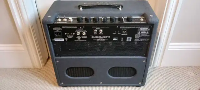 Fender Bassbreaker 15 Watt 1x12" Tube Amp in Amps & Pedals in Muskoka - Image 4