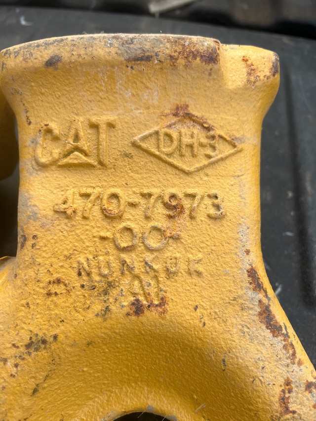 Cat twin tiger teeth in Heavy Equipment in Thunder Bay - Image 3