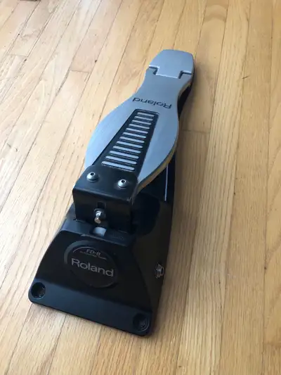 Roland FD-8 Hi-Hat Control Pedal for your electronic drum kit.