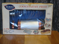 Vintage COOKY-PASTRY PRESS MIRRO ALUMINIUM