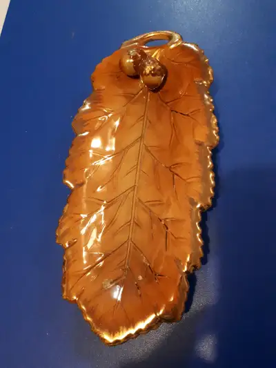 Leaf serving platter with acorns, View more