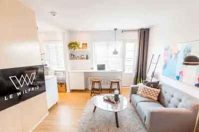 Superbe Studio Meublé au Cœur du Plateau Métro Laurier AOÛT