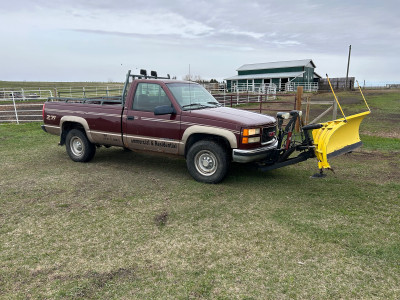 1998 GMC K3500 with plow 