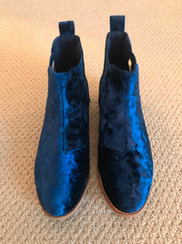 TOMS NEW Blue Ankle Boots: Women's Size  6.5