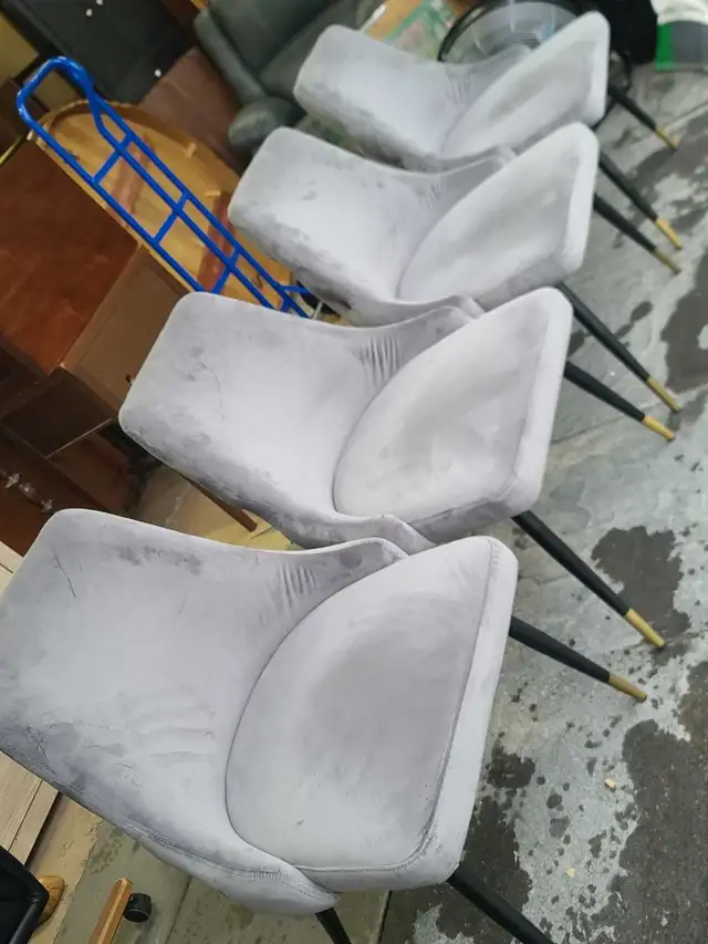 Set of 4 Grey Velvet Dining Chairs with Gold Accents in Chairs & Recliners in Delta/Surrey/Langley - Image 2