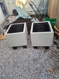 A pair of Planters