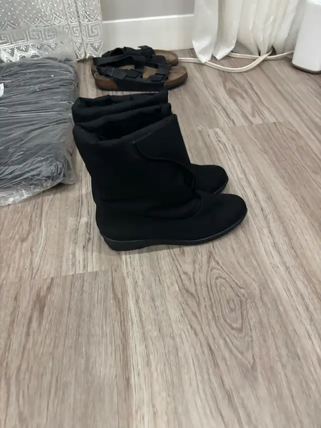 The Warmers Canada Waterproof Winter Boots – Women’s  in Women's - Shoes in City of Toronto - Image 5