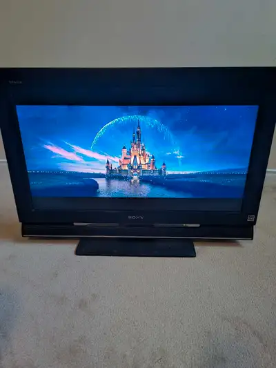 Good condition, works perfectly. Model KDL-32L4000. With remote. Pick up in Barrhaven. Price is firm...