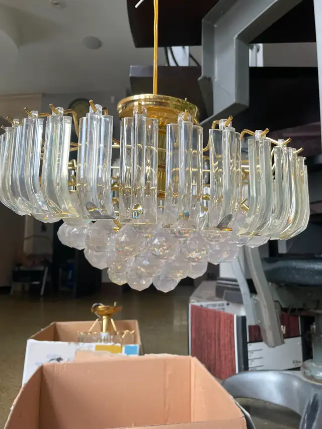Chandelier Light Fixtures in Indoor Lighting & Fans in West Island - Image 5
