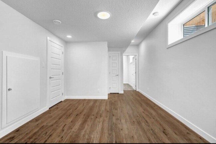 Mayfield - 1 bedroom basement apartment for rent! 3