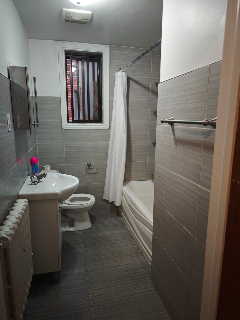 Renovated Bathroom large 3 ½ w/one bedroom in CDN. Oct/Nov 2