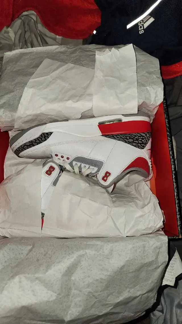 jordan 3 fire red size 9 in Men's Shoes in City of Toronto - Image 5