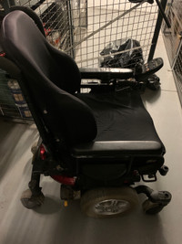 Quantum Q6 Edge Powered Wheelchair