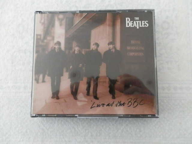 Boîtier 2 CDs - The Beatles live at the BBC / 2 CDs set dans CD, DVD et Blu-ray  à Laval/Rive Nord