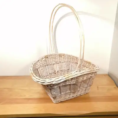 Panier en osier, View more
