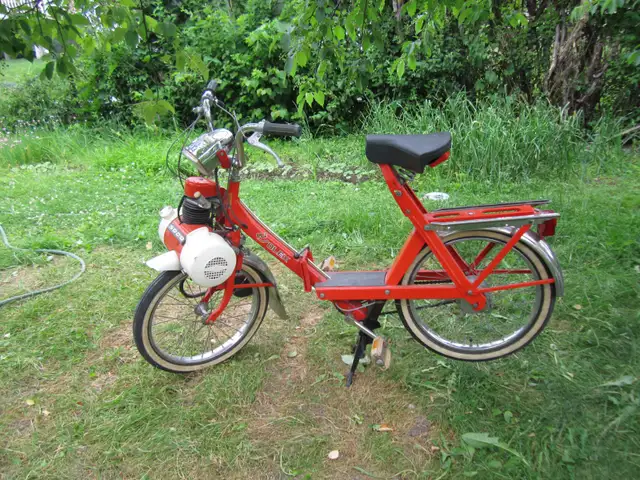 Vélo rare collectible Solex 5000 pliant in Cruiser, Commuter & Hybrid in Laval / North Shore - Image 2