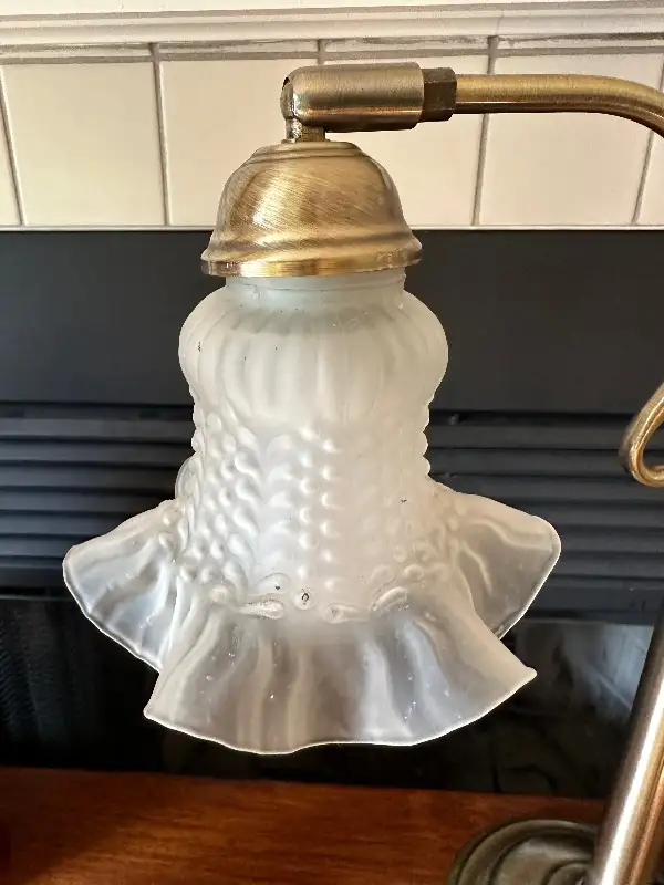 Art deco metal table lamp with glass shade 23.5” tall in Indoor Lighting & Fans in City of Montréal - Image 6