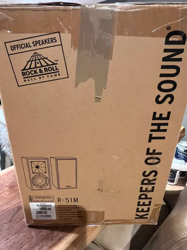 Klipsch R51M 85-Watt Bookshelf Speaker - Pair - Black in Speakers in Mississauga / Peel Region - Image 3