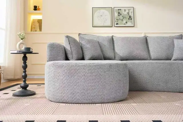 sofa cozy in Beds & Mattresses in City of Montréal - Image 3