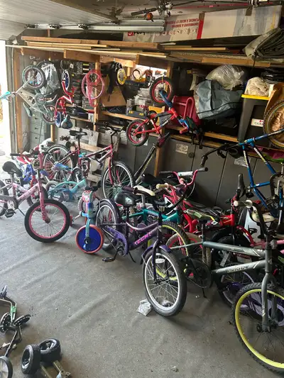 Like new bicycles.NO WORNED TIRES NO RUSTY RIMS NO RIPED SEAT NO HANDLEBARS SCRATCHES NO RIPED HANDL...