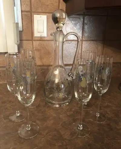 Glass pitcher and flute set, View more