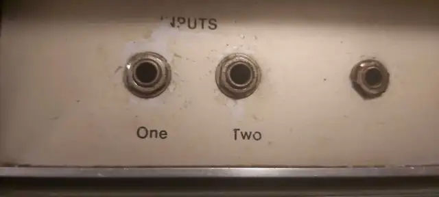 Ampeg V4 Guitar Amp Head in Amps & Pedals in St. Catharines - Image 3