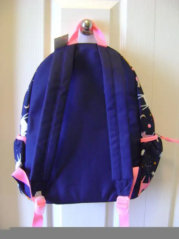 GIRLS UNICORN BACKPACK in Other in Sarnia - Image 3