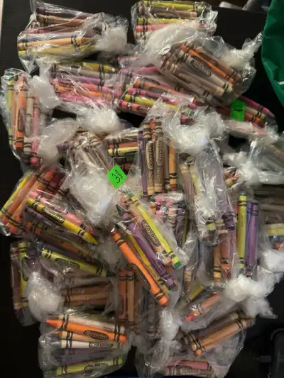 Crayola Crayons – 12 Crayons per Bag, View more