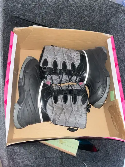 kids snow boots size 1, View more