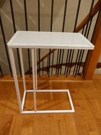 End Table with frosted glass top