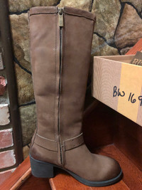 Size 7 Bussola boots