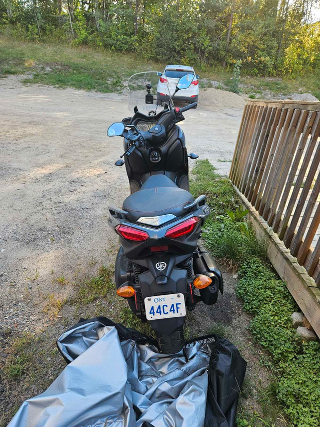 2022 Yamaha Xmax 300 in Scooters & Pocket Bikes in Muskoka - Image 3