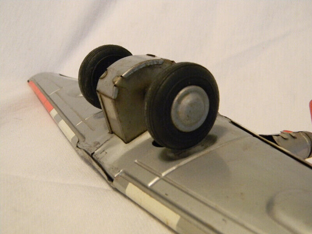 ANTIQUE TIN LITHO FRICTION TOY AIRPLANE WINGS MISSING FUSELAGE in Arts & Collectibles in Saint John - Image 2
