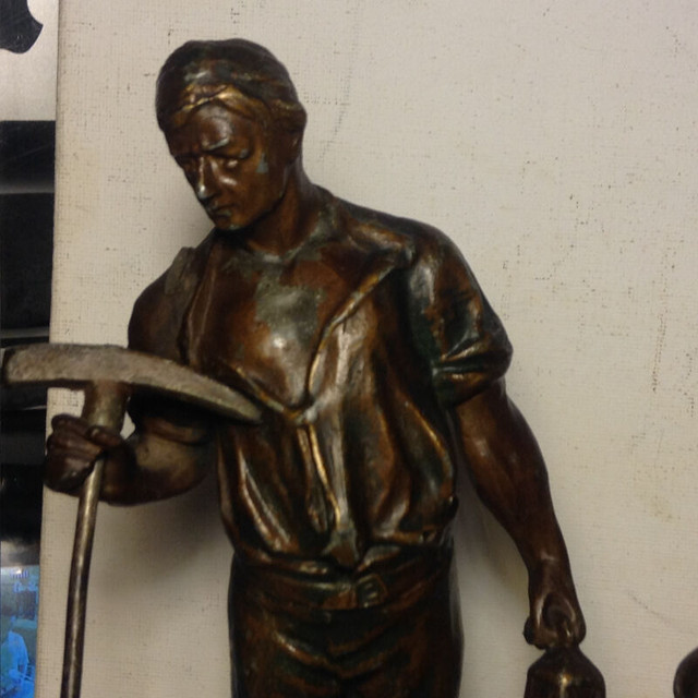 COLLECTIBLE BRONZE SCULPTURE STATUE Art Deco Male Figurine in Arts & Collectibles in Vancouver - Image 3