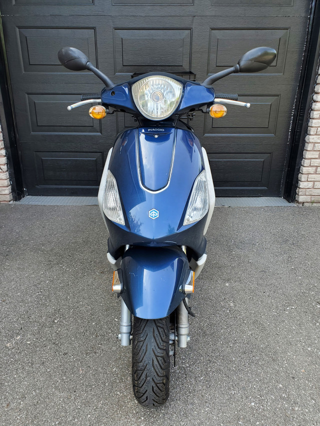 Scooter, 2010 Piaggio/Vespa Fly, 150CC in Scooters & Pocket Bikes in Barrie - Image 4